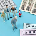 看護師、介護士、保育士らの賃上げ「前倒しで」　岸田首相会見