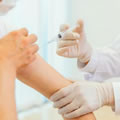 子宮頸がんワクチン接種 積極勧奨再開へ 厚生労働省専門家部会